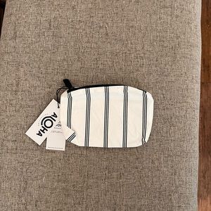 Aloha Collection Mini Charter Black/White